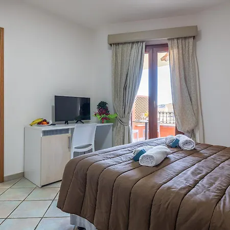 Simius Bay Oda ve Kahvaltı