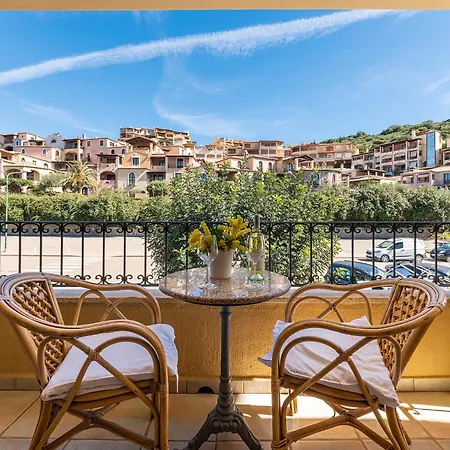 לינה וארוחת בוקר Simius Bay 3*