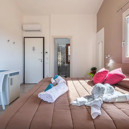 לינה וארוחת בוקר Simius Bay